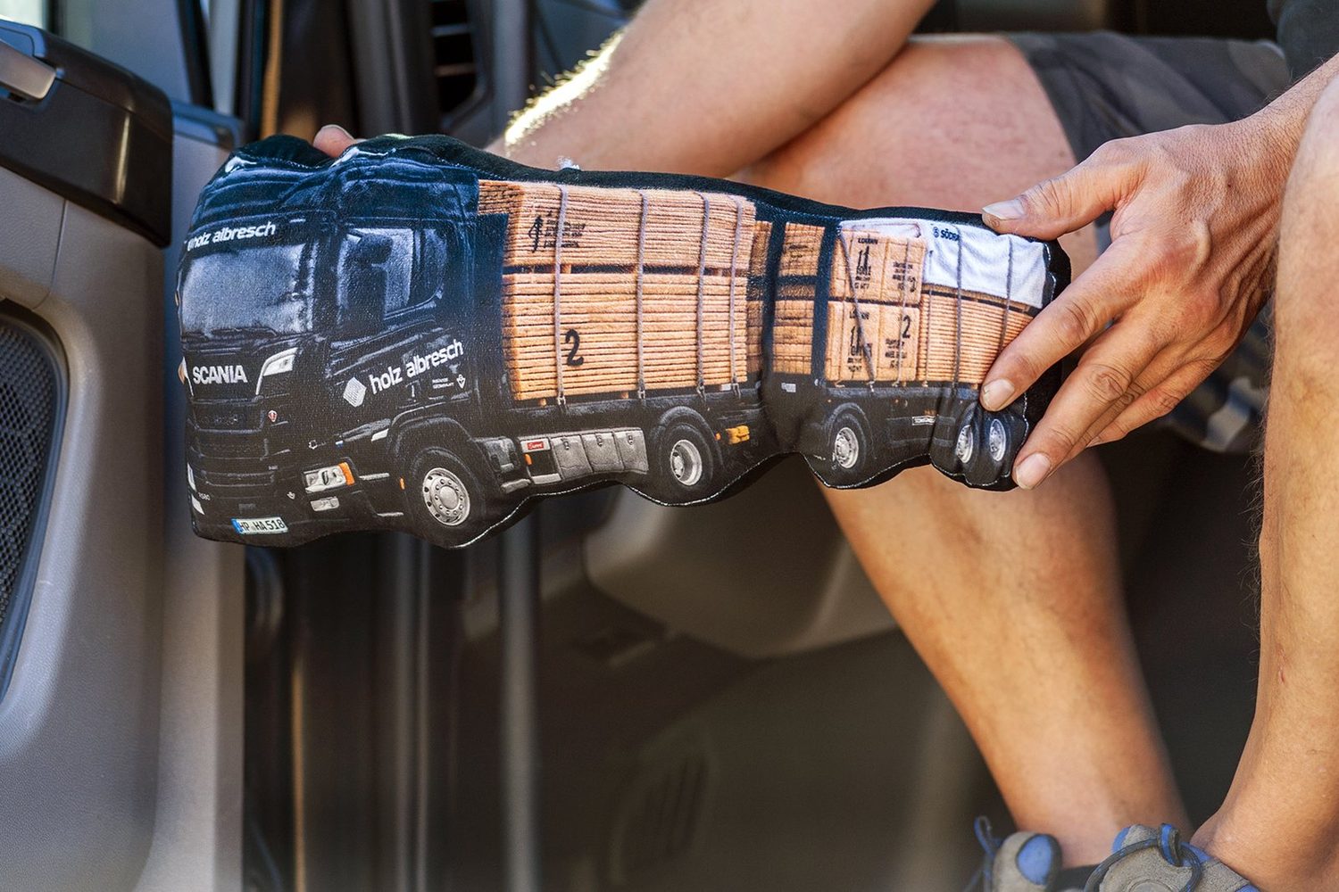 Modèle réduit d’un camion Abresch dans la cabine