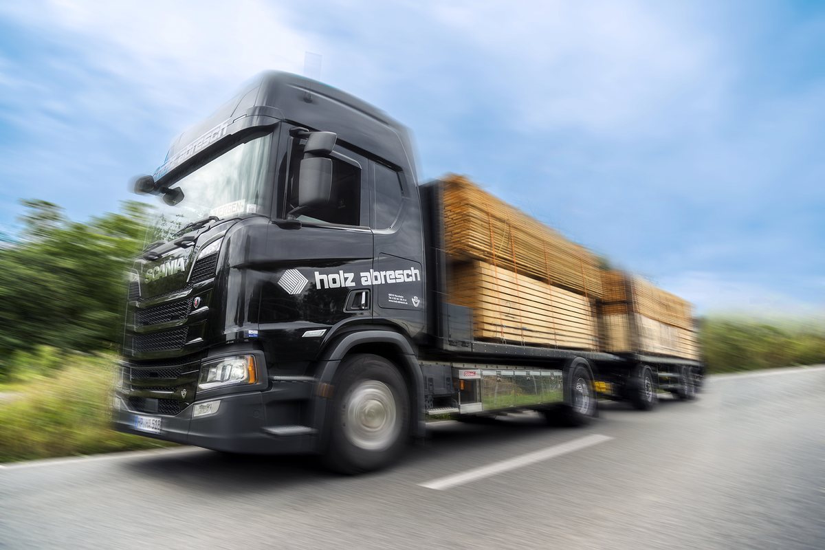 Lkw der Firma Abresch in Fahrt